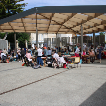 Rassemblement de dentellières à Courseulles