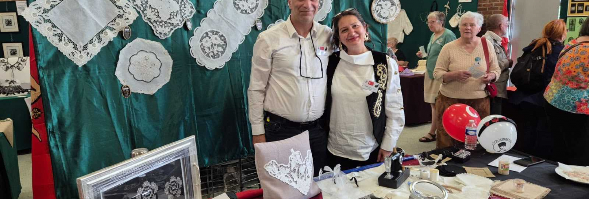 Les dentellières de différents pays à Sebourg